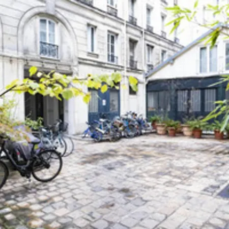 شقة Magnificent Bright And Atypical With Garden باريس